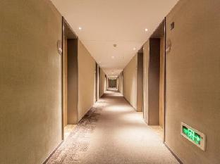 home inn zhuhai gongbei port light rail terminal
