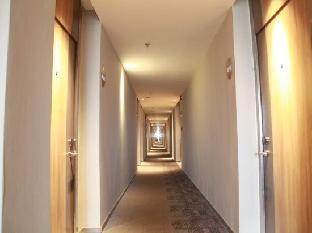 home inn zhuhai gongbei port light rail terminal