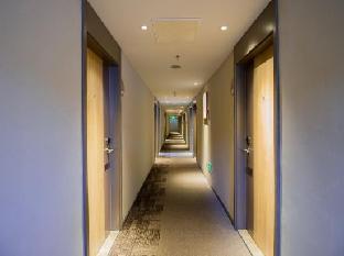 home inn zhuhai gongbei port light rail terminal
