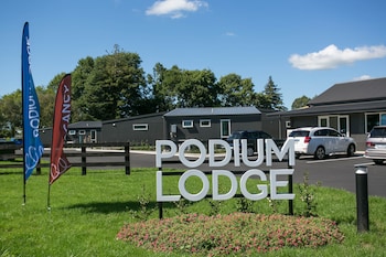 podium lodge