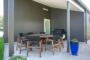 podium lodge