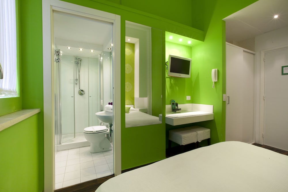 sorrento apartments one