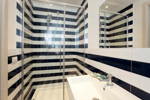 sorrento apartments one