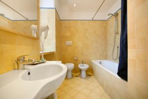 sorrento apartments one