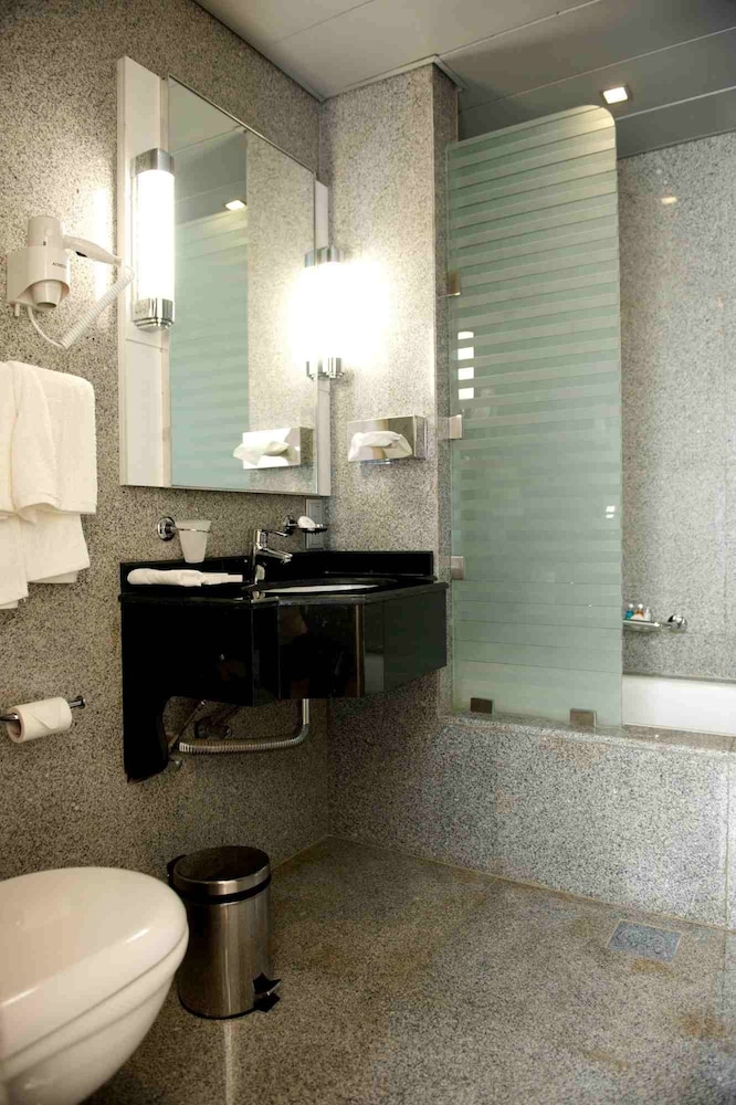 the avenue suites