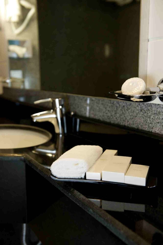 the avenue suites