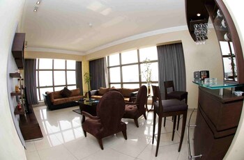 the avenue suites