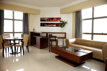 the avenue suites