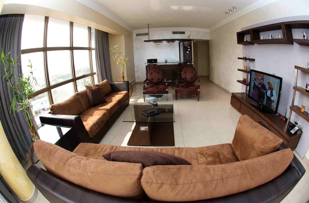 the avenue suites