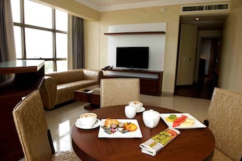 the avenue suites