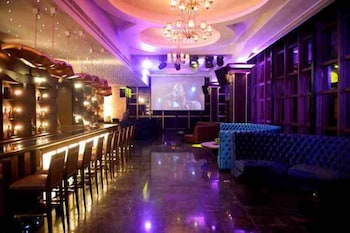 the avenue suites