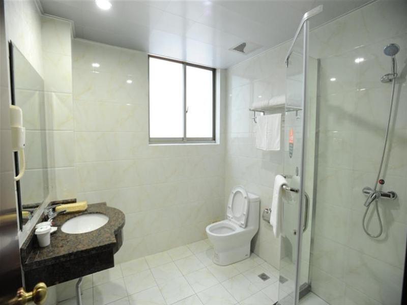 greentree inn zhenjiang yangzhong north gangdong r