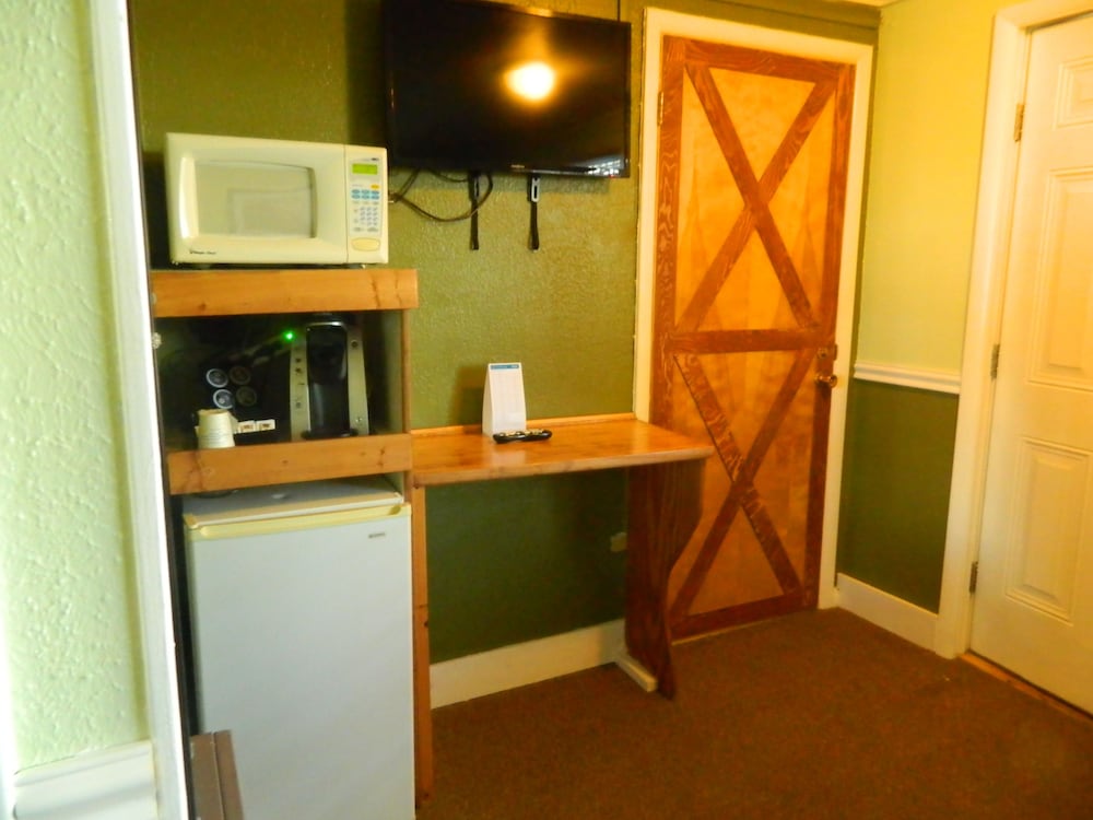 country motor inn