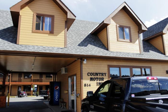 country motor inn
