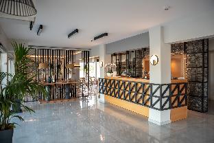 mythic summer hotel