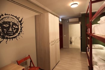 stay hybrid youth hostel