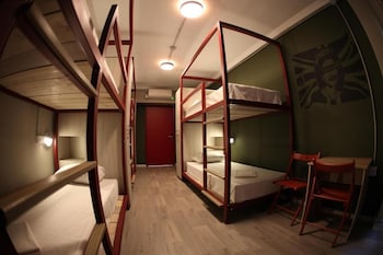 stay hybrid youth hostel