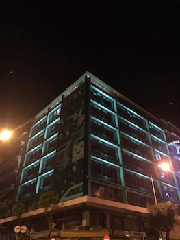 stay hybrid youth hostel