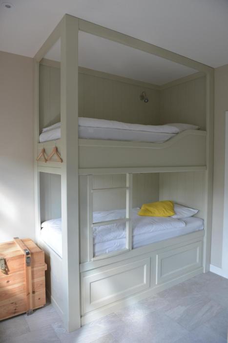 five point hostel and apartments