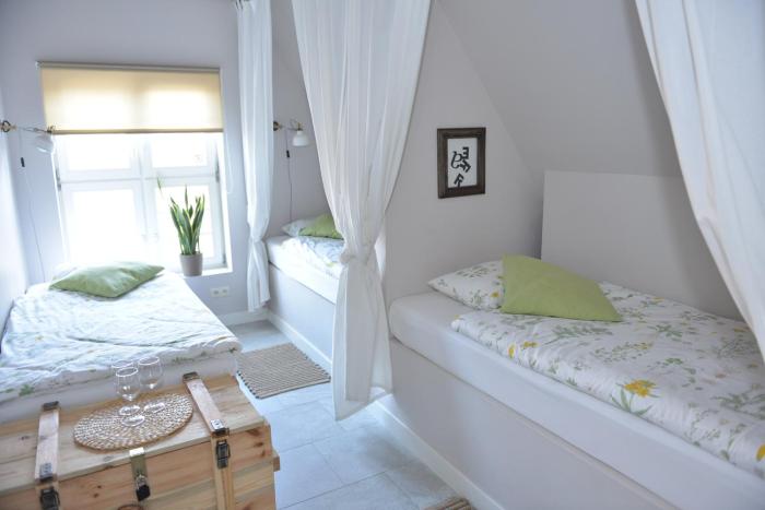 five point hostel and apartments