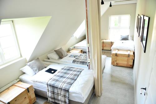 five point hostel and apartments