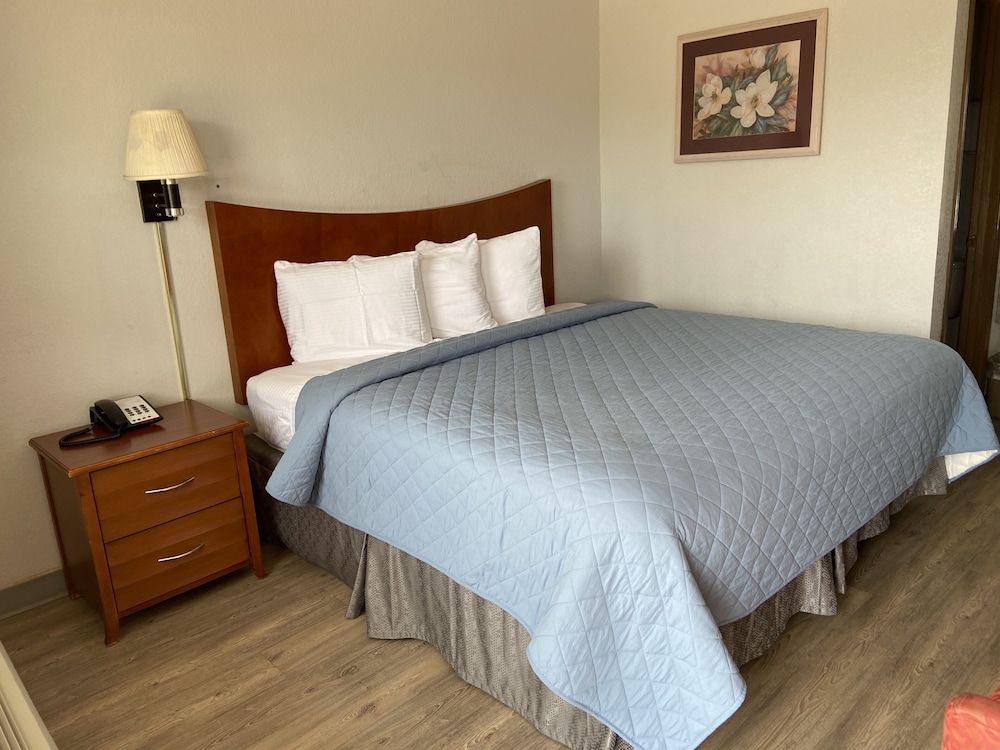 colonial inn