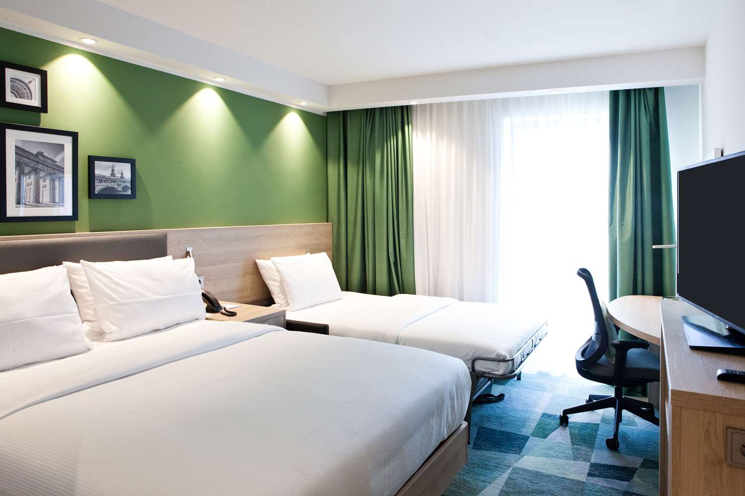 hampton by hilton berlin city east side gallery