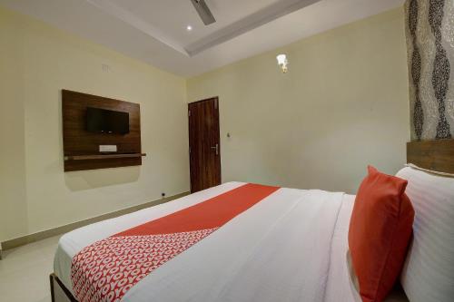 Hotel Samanvi International,Hotel Samanvi International Rsk Complex, Sbg Bridge, Main Road, Nh-234, Belur, Karnataka 573115,3 star