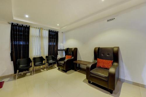 Hotel Samanvi International,Hotel Samanvi International Rsk Complex, Sbg Bridge, Main Road, Nh-234, Belur, Karnataka 573115,3 star