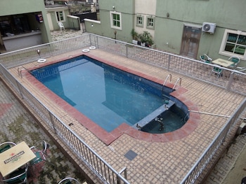 akma signature hotel and suites