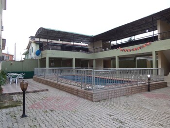 akma signature hotel and suites