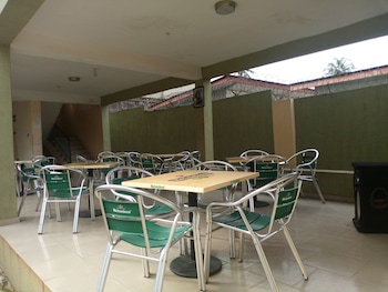 akma signature hotel and suites