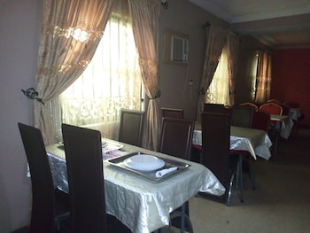 akma signature hotel and suites