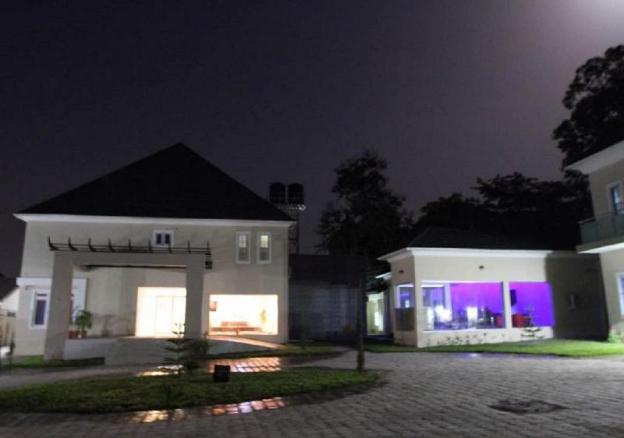 the point hotel and suites