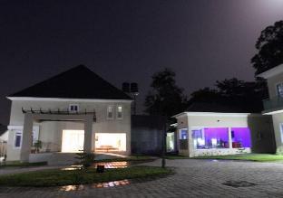 the point hotel and suites