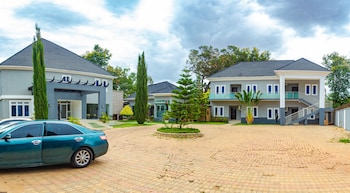 the point hotel and suites