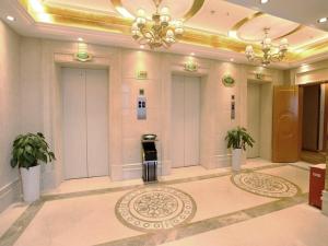 vienna international hotel zhuzhou railway station central plaza