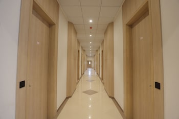 hotel shreeji vatika airport road