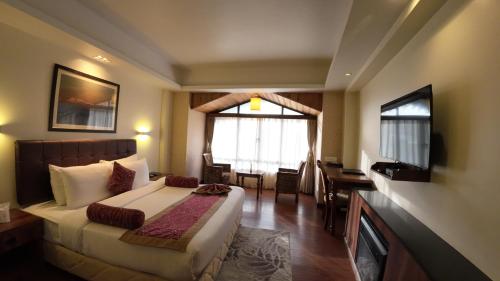 Crescent Resort,Mall Road,4 star