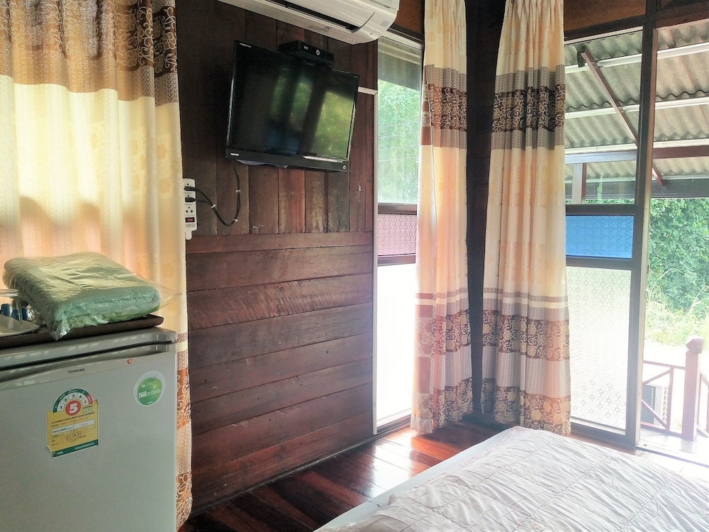 sarocha resort rayong