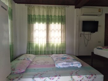 sarocha resort rayong