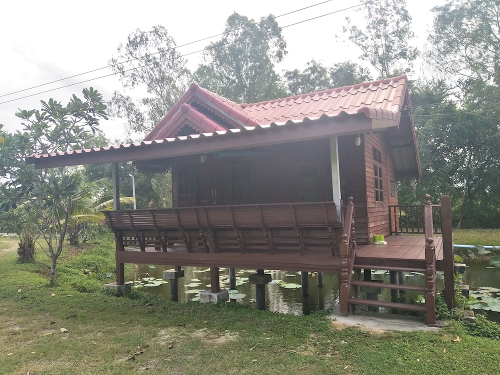 sarocha resort rayong