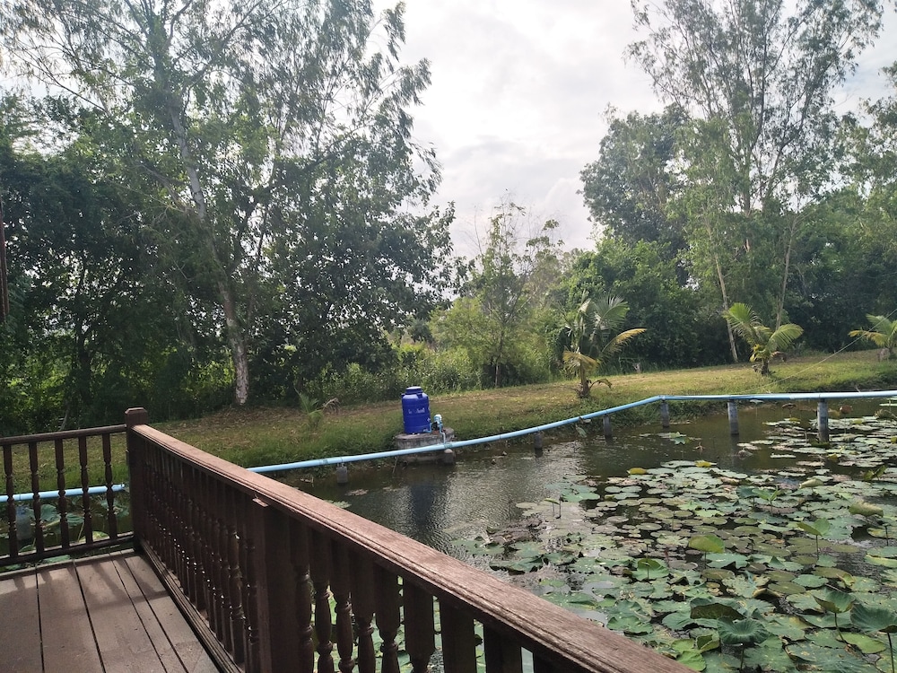 sarocha resort rayong