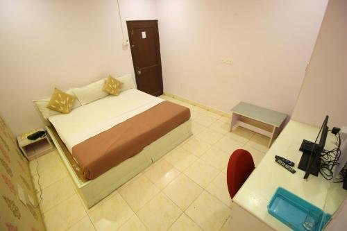 flagship poonam palace
