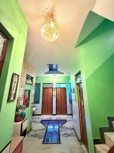 anukampa paying guest house