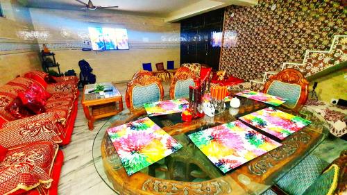 anukampa paying guest house