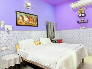 anukampa paying guest house