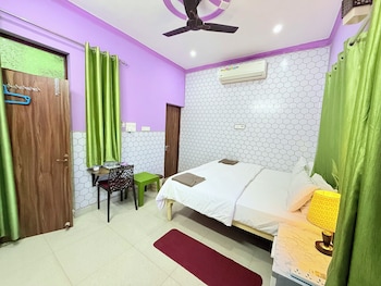 anukampa paying guest house