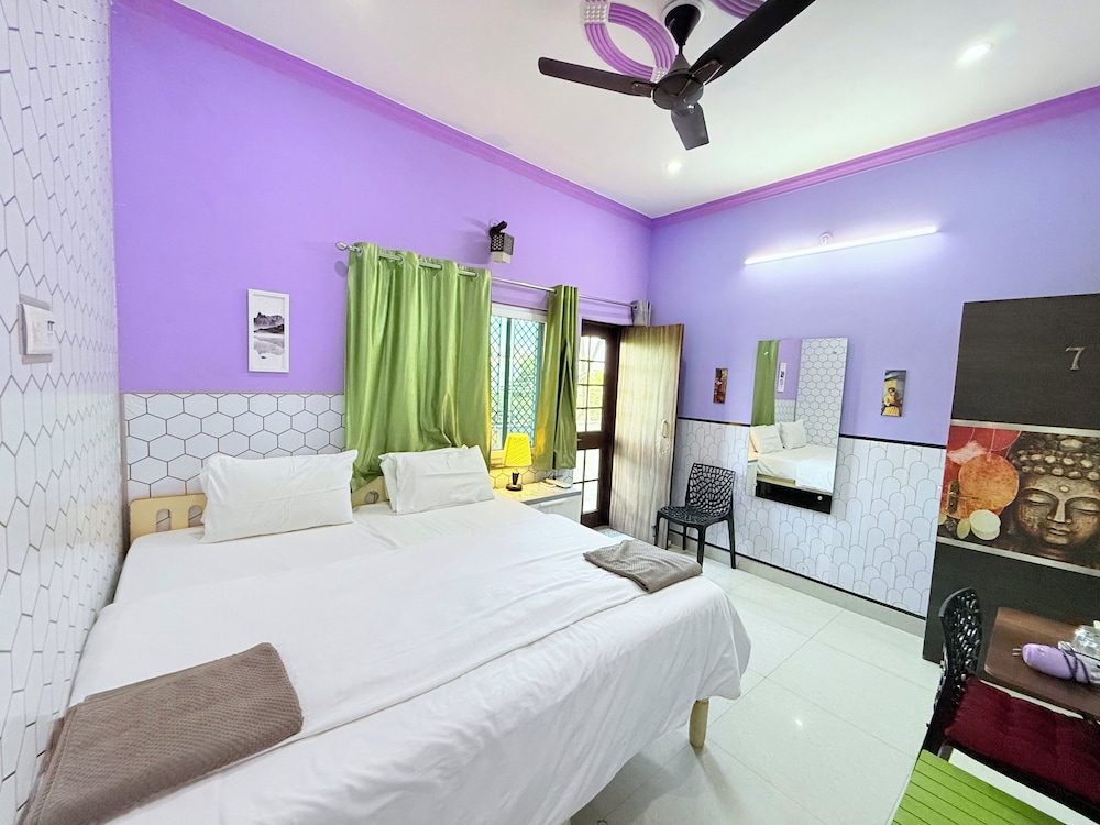 anukampa paying guest house