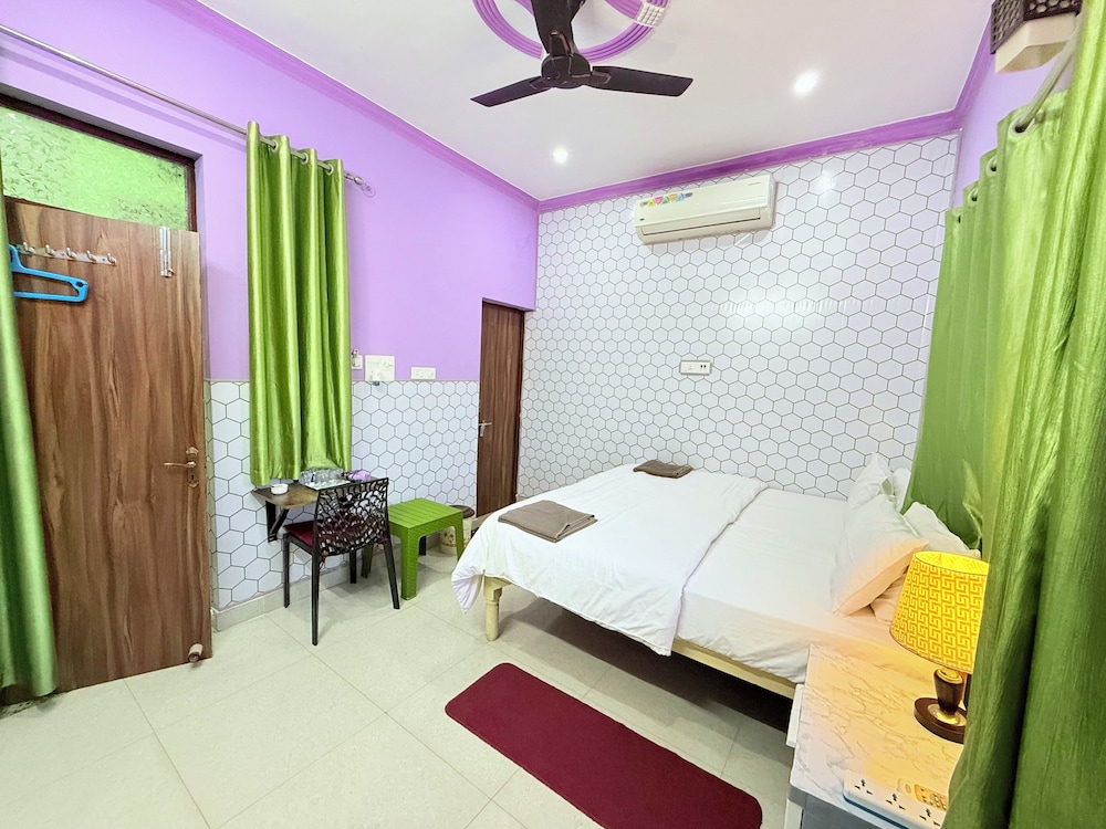 anukampa paying guest house